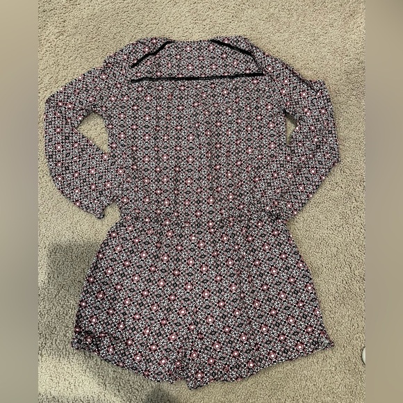 Women's GAP long sleeve Geometric print V-neck Romper/ jumpshorts - Picture 9 of 10